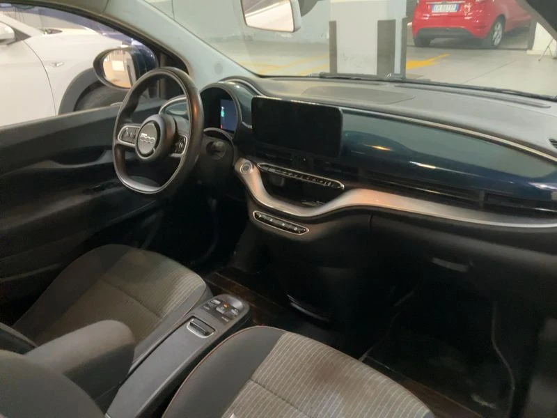 Fiat 500e 87 kW ICON 3/4 врати, снимка 11 - Автомобили и джипове - 54421722