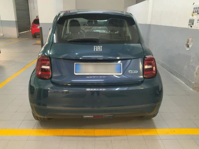Fiat 500e 87 kW ICON 3/4 врати, снимка 3 - Автомобили и джипове - 54421722