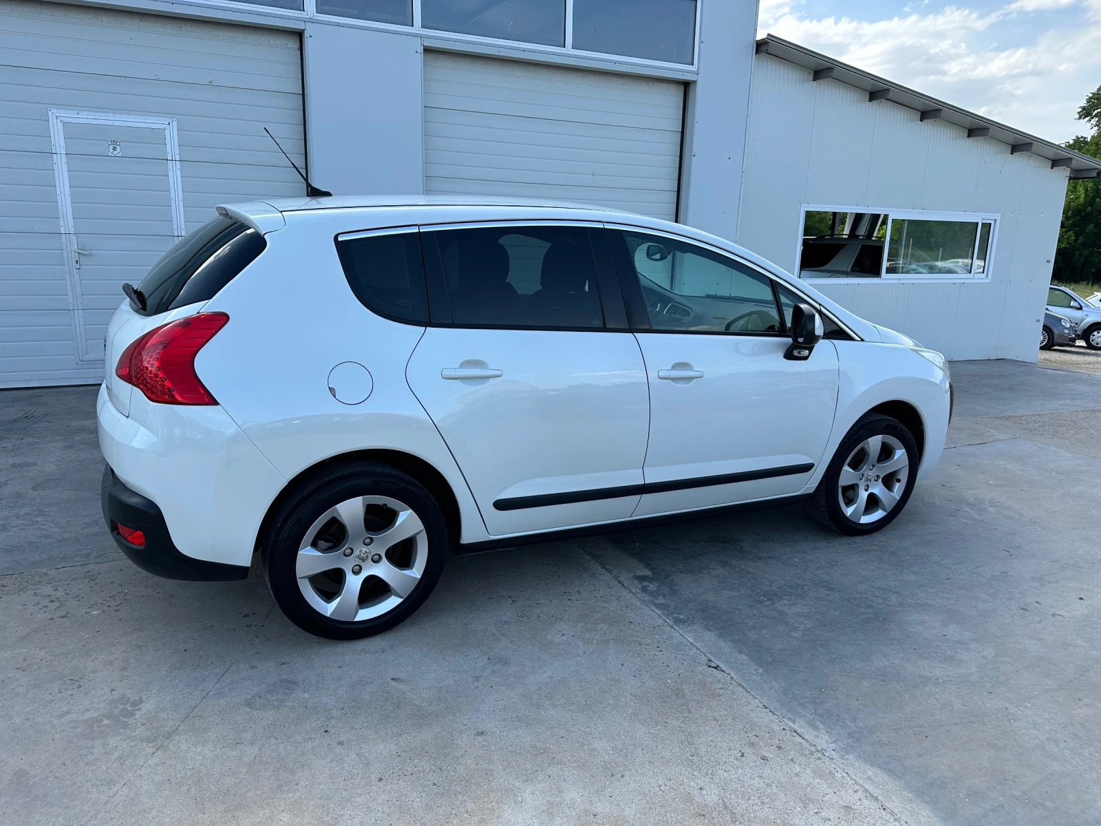 Peugeot 3008 1.6hdi 112k.c* Navi* * UNIKAT*  | Mobile.bg   14