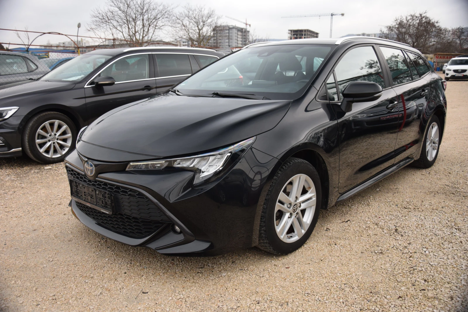 Toyota Corolla 1, 8HYBRID - изображение 3