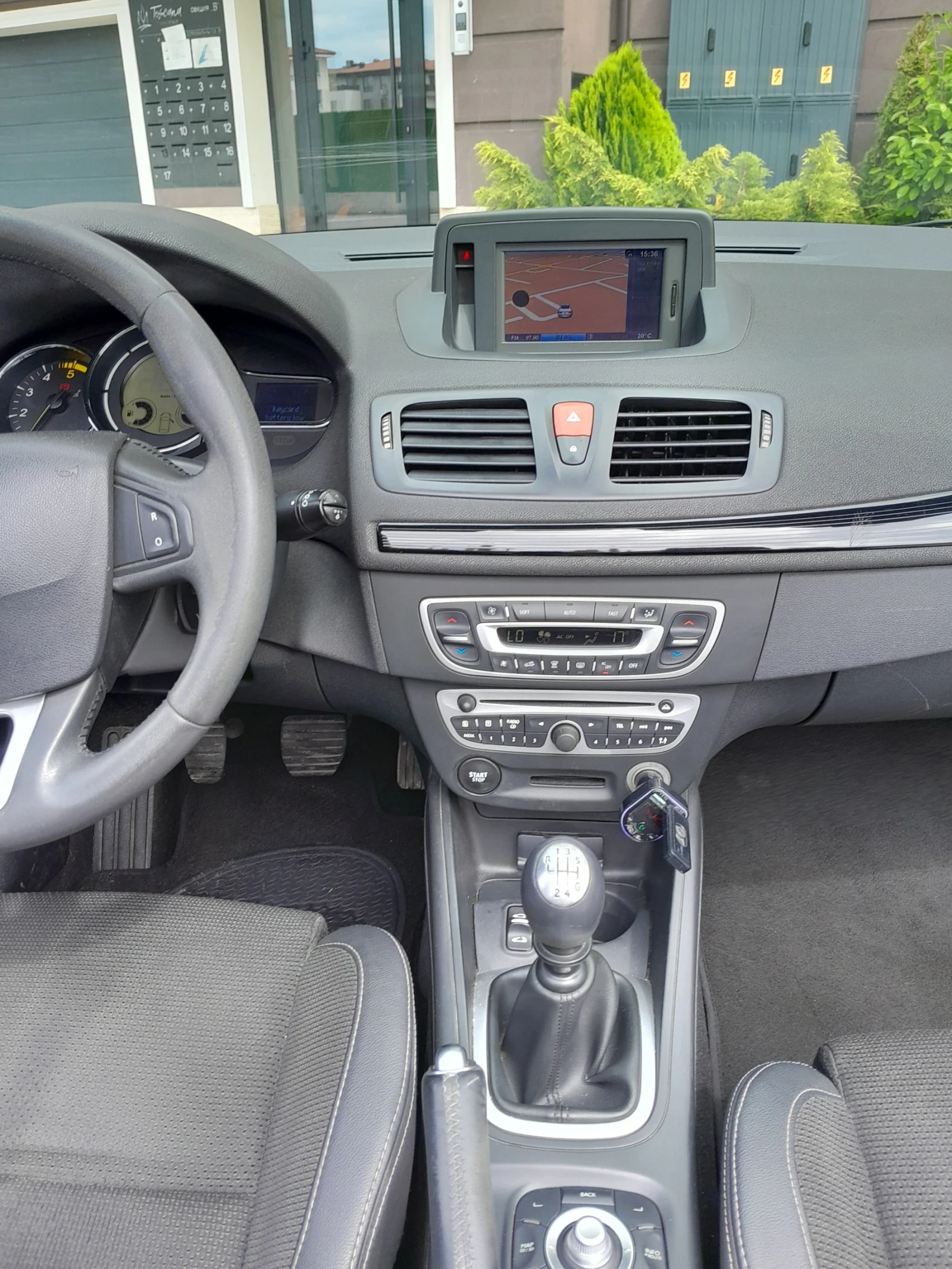 Renault Megane 1, 9 DCI, снимка 11 - Автомобили и джипове - 53752459