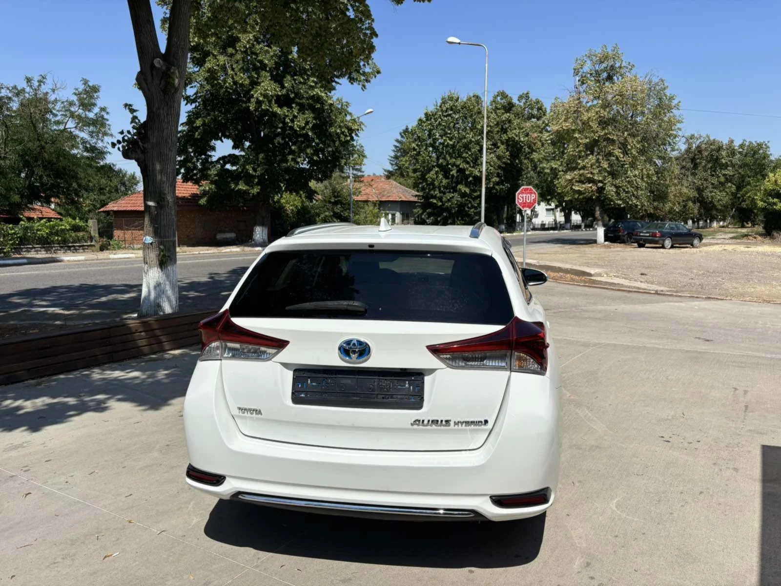Toyota Auris SW* ХИБРИД* 3 МЕС. ГАРАНЦИЯ* ФЕЙСЛИФТ* ОТЛИЧЕН - изображение 3