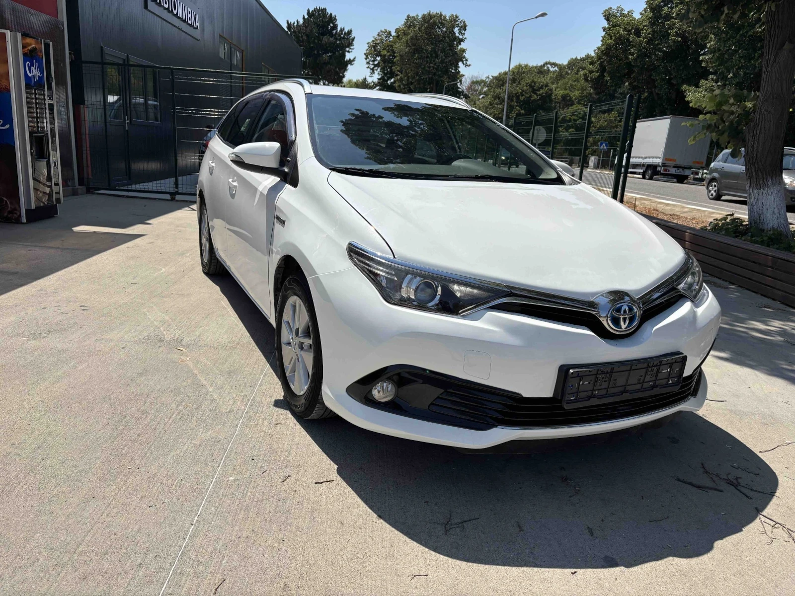 Toyota Auris SW* ХИБРИД* 3 МЕС. ГАРАНЦИЯ* ФЕЙСЛИФТ* ОТЛИЧЕН - изображение 9