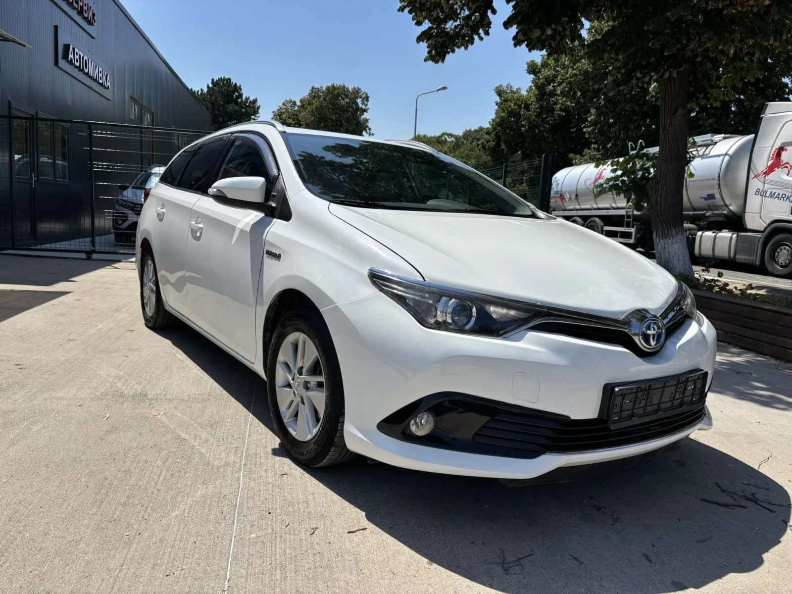 Toyota Auris SW* ХИБРИД* 3 МЕС. ГАРАНЦИЯ* ФЕЙСЛИФТ* ОТЛИЧЕН - изображение 6