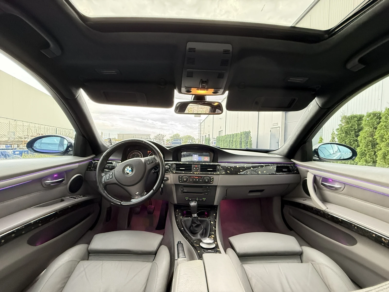 BMW 330 M-Sport INDIVIDUAL PANORAMA - изображение 2