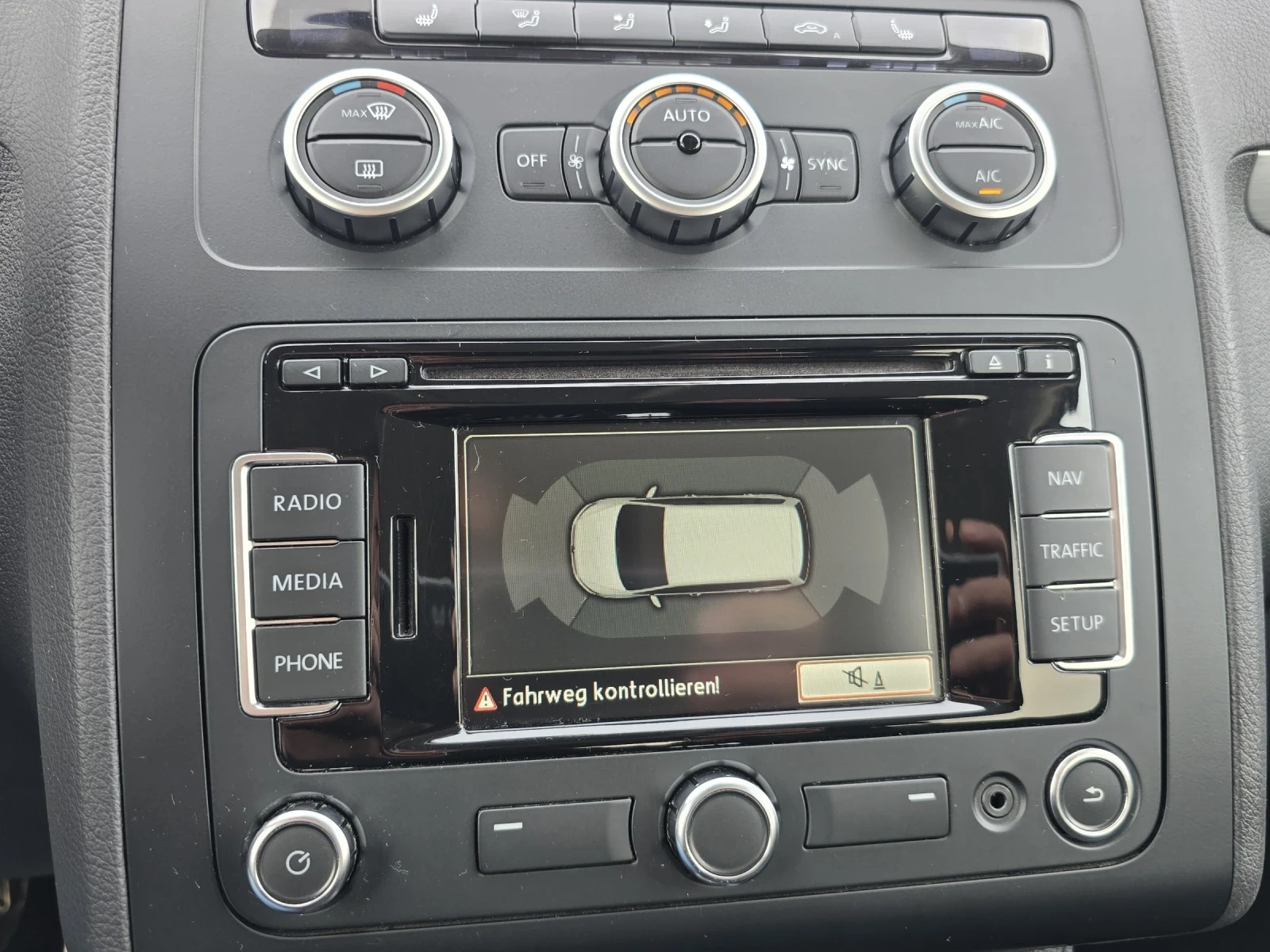 VW Touran 1.4TSI/EcoFuel/World Cup /Лизинг/Германия - изображение 9