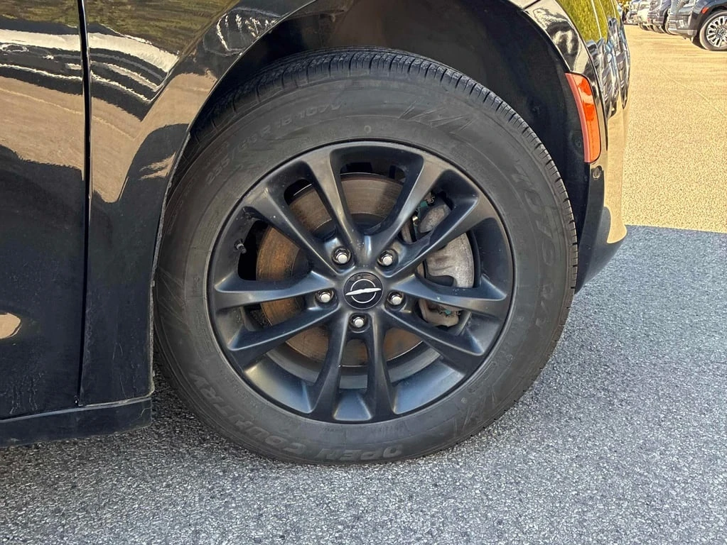 Chrysler Pacifica * Launch Edition * CARFAX *    | Mobile.bg   7