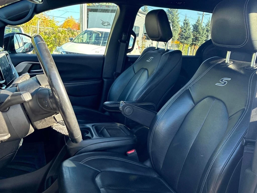 Chrysler Pacifica * Launch Edition * CARFAX *    | Mobile.bg   13