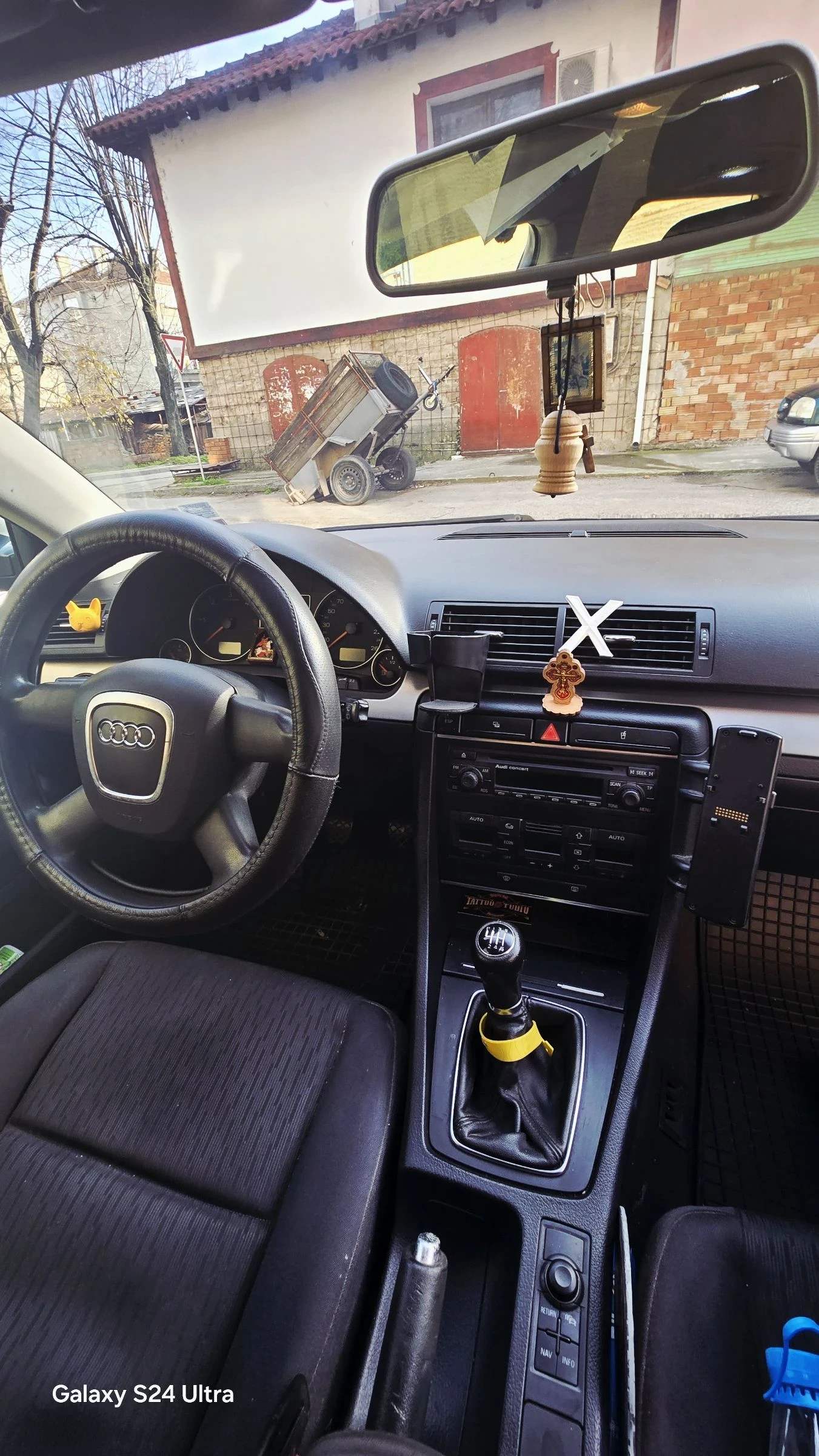 Audi A4 2.0 - изображение 9