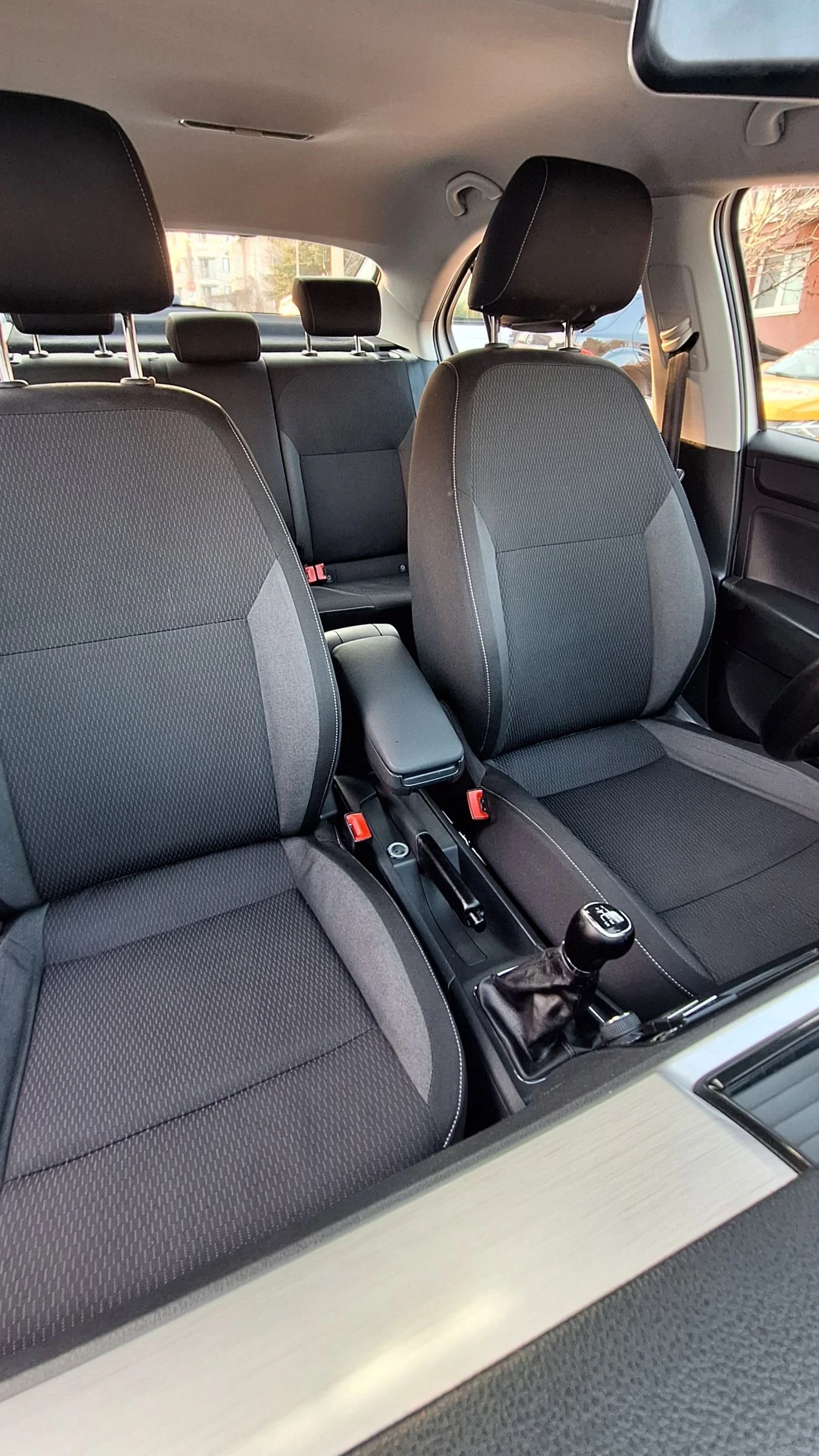 Skoda Rapid 1.6 TDI 115к.с. EURO6 Adaptive Cruise Control, снимка 7 - Автомобили и джипове - 53760387