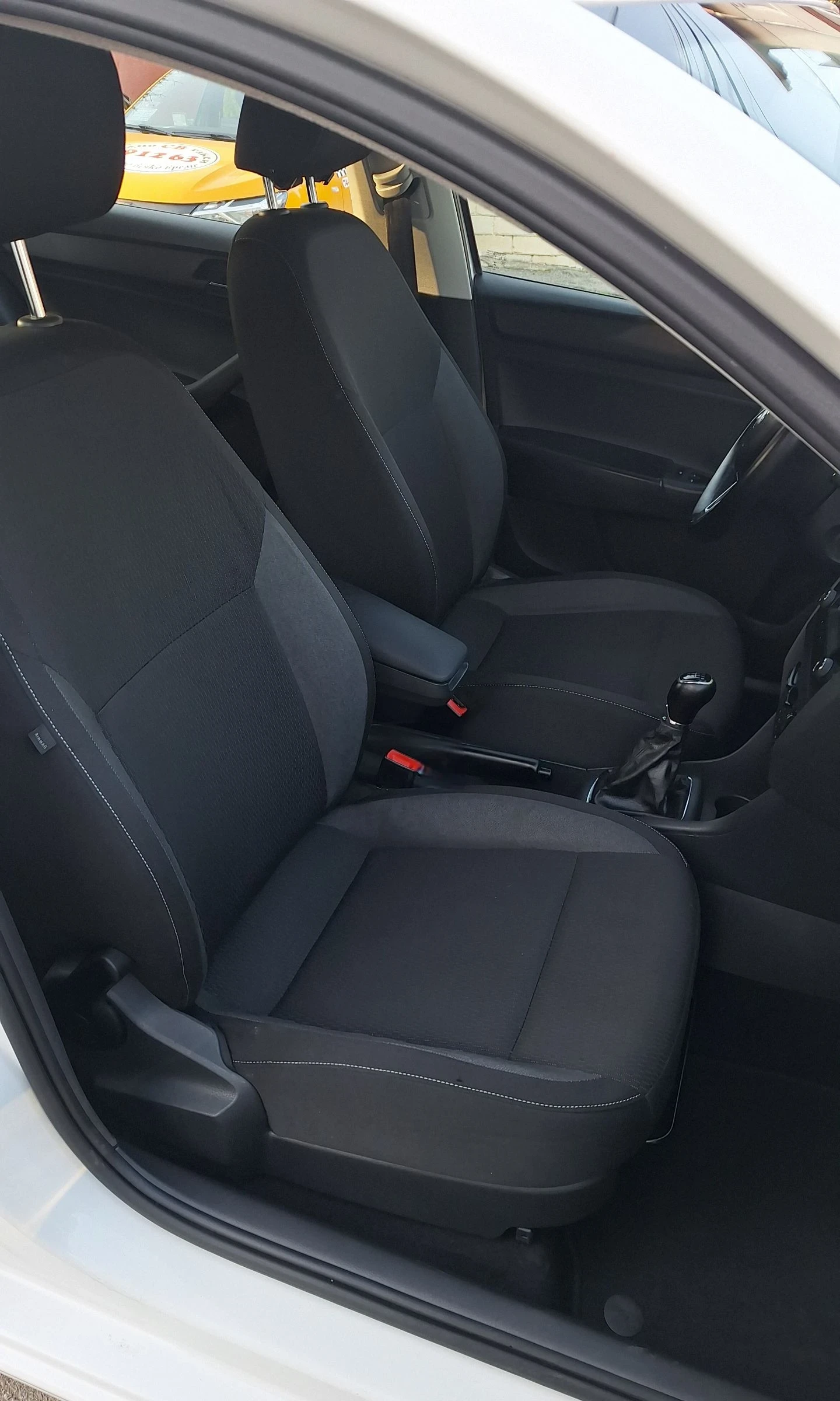 Skoda Rapid 1.6 TDI 115к.с. EURO6 Adaptive Cruise Control, снимка 11 - Автомобили и джипове - 53760387