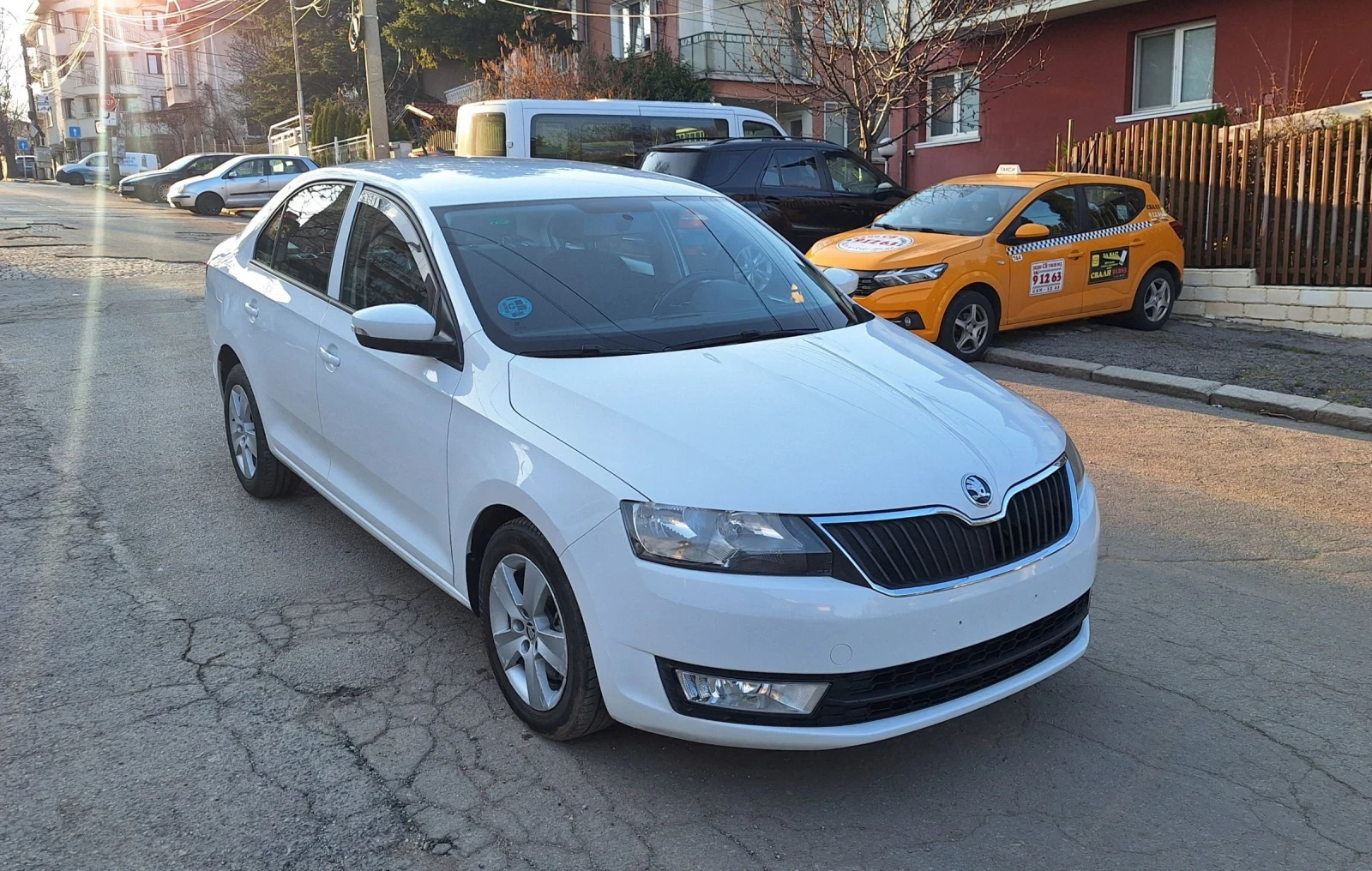 Skoda Rapid 1.6 TDI 115к.с. EURO6 Adaptive Cruise Control, снимка 10 - Автомобили и джипове - 53760387