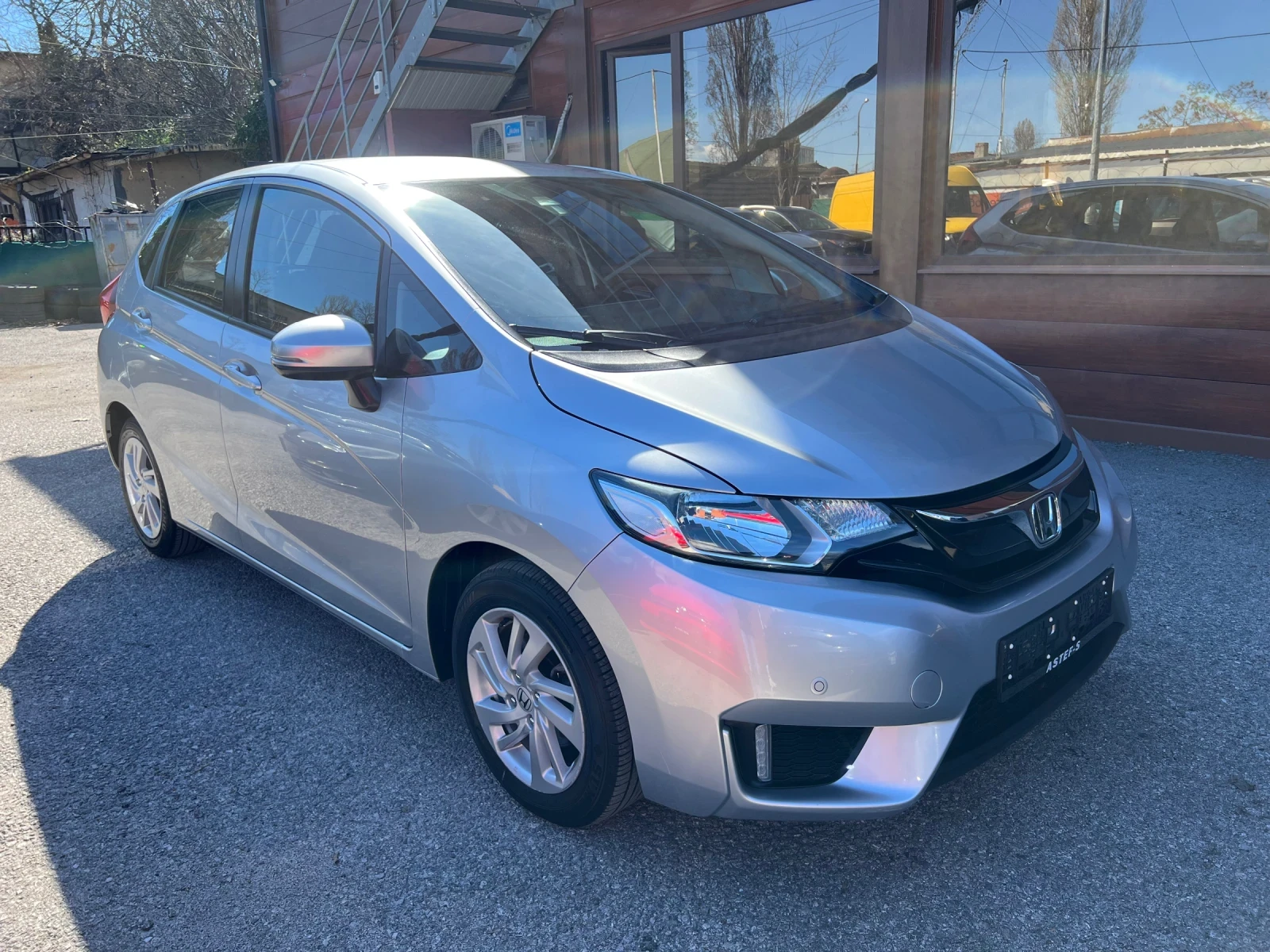 Honda Jazz 1.3 i- VTEC Elegance Навигация , снимка 3 - Автомобили и джипове - 54113952