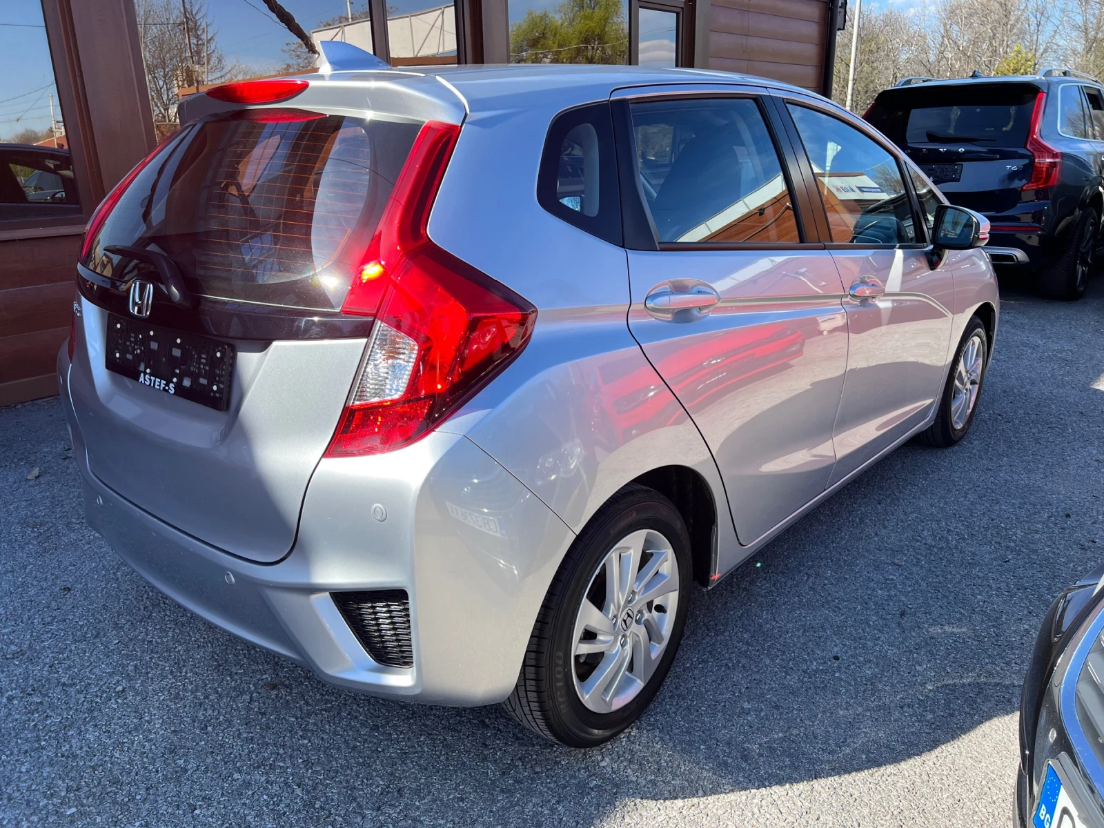 Honda Jazz 1.3 i- VTEC Elegance Навигация , снимка 5 - Автомобили и джипове - 54113952