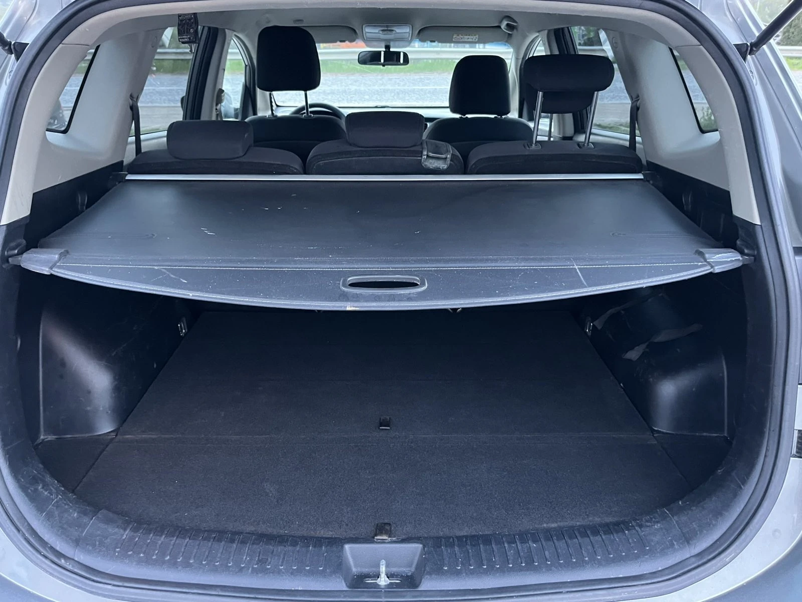 Kia Carens 1.7CRDI 116кс EURO 5B 6ск АВТОПИЛОТ ВНОС ИТАЛИЯ, снимка 15 - Автомобили и джипове - 54240365