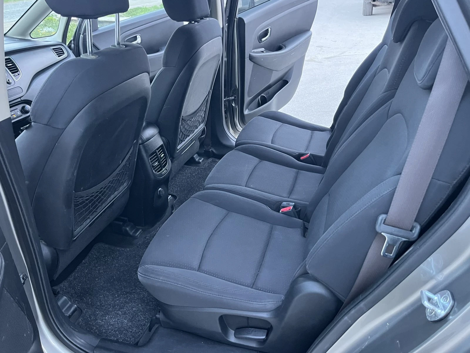 Kia Carens 1.7CRDI 116кс EURO 5B 6ск АВТОПИЛОТ ВНОС ИТАЛИЯ, снимка 9 - Автомобили и джипове - 54240365