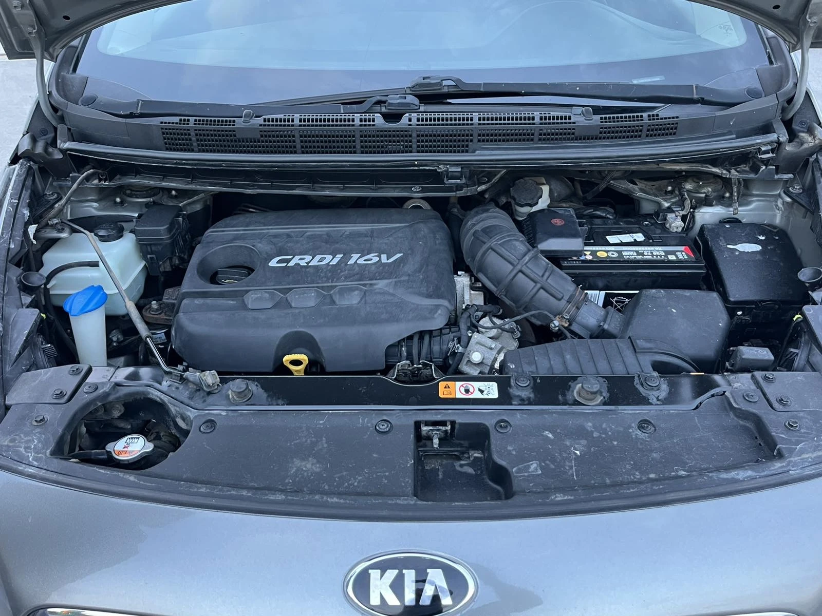 Kia Carens 1.7CRDI 116кс EURO 5B 6ск АВТОПИЛОТ ВНОС ИТАЛИЯ, снимка 16 - Автомобили и джипове - 54240365