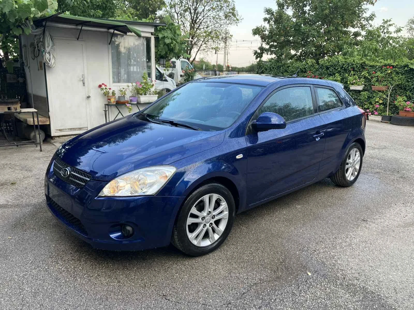 Kia Ceed 1.4 16v, снимка 2 - Автомобили и джипове - 54312852