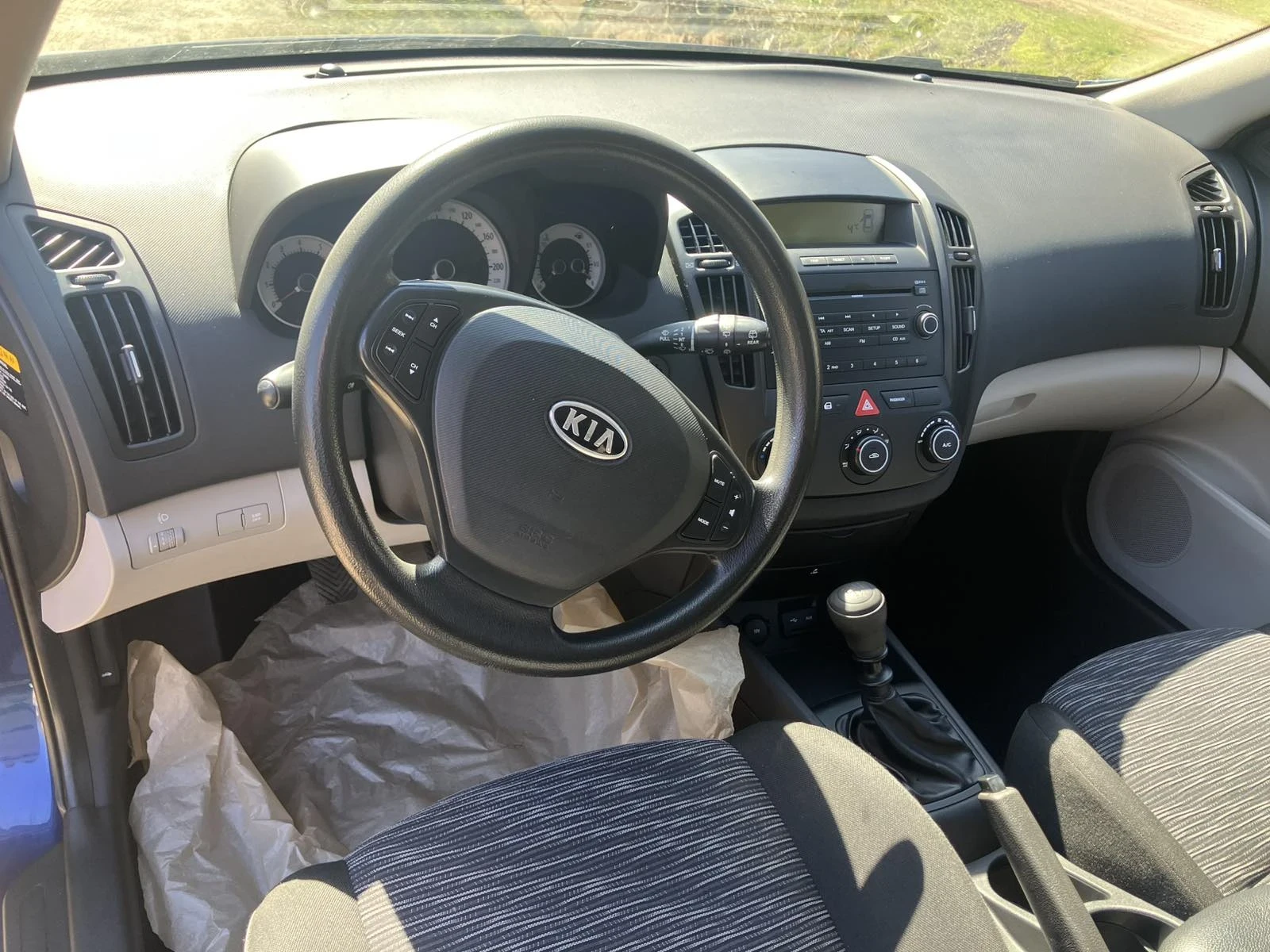 Kia Ceed 1.4 16v, снимка 13 - Автомобили и джипове - 54312852