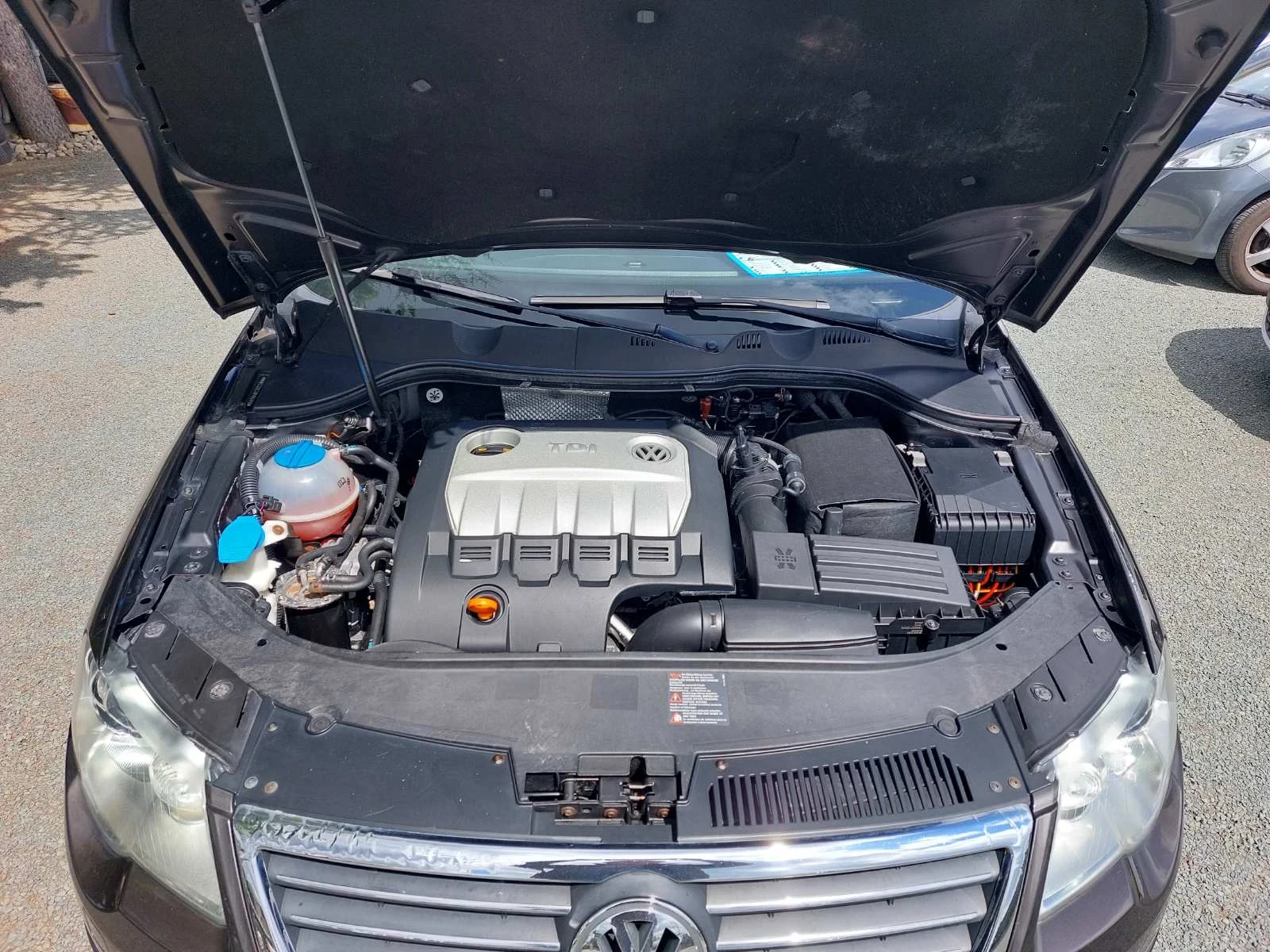 VW Passat 2.0, хайнлайн, 6ск, снимка 7 - Автомобили и джипове - 54387385
