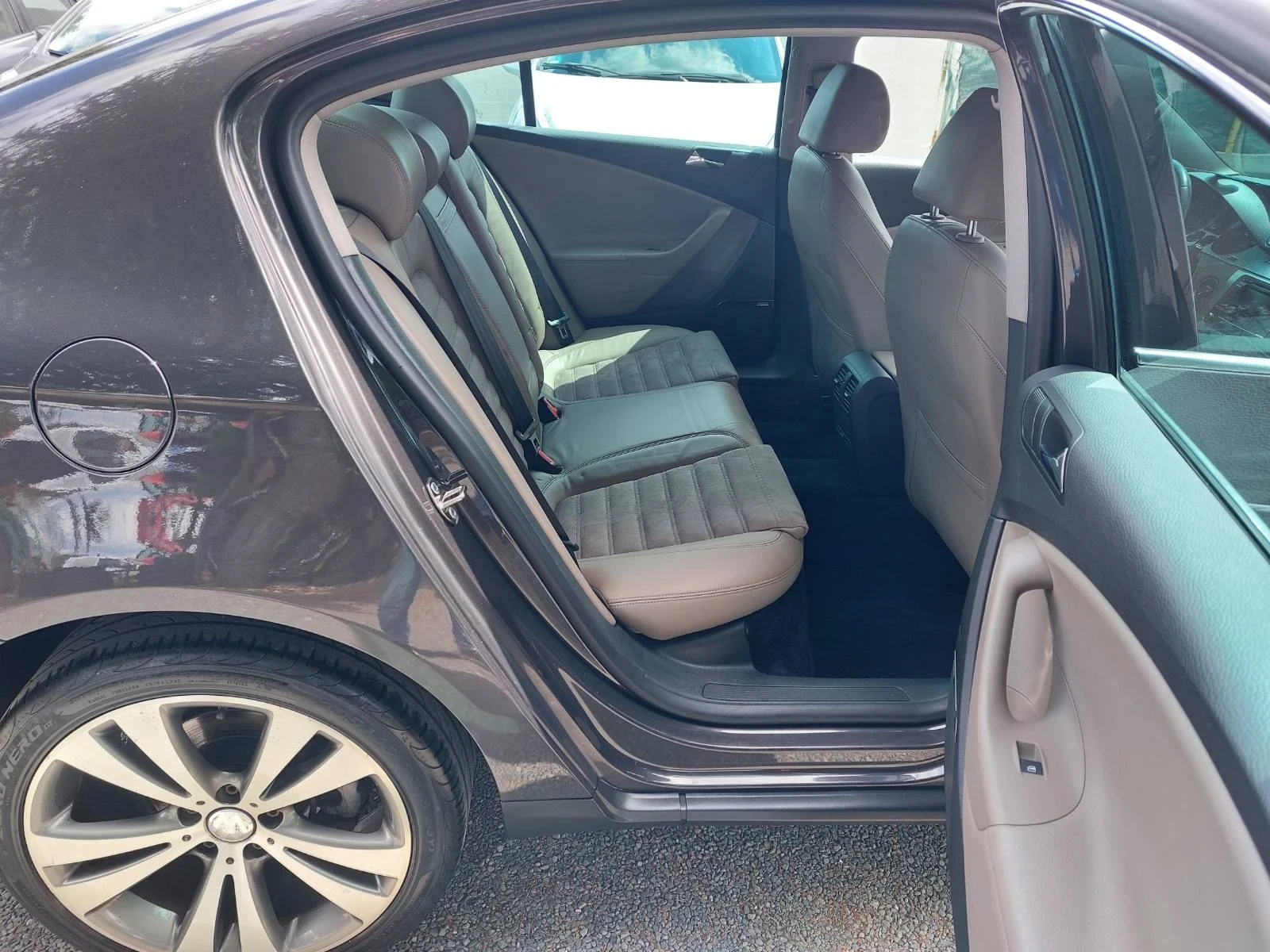 VW Passat 2.0, хайнлайн, 6ск, снимка 5 - Автомобили и джипове - 54387385