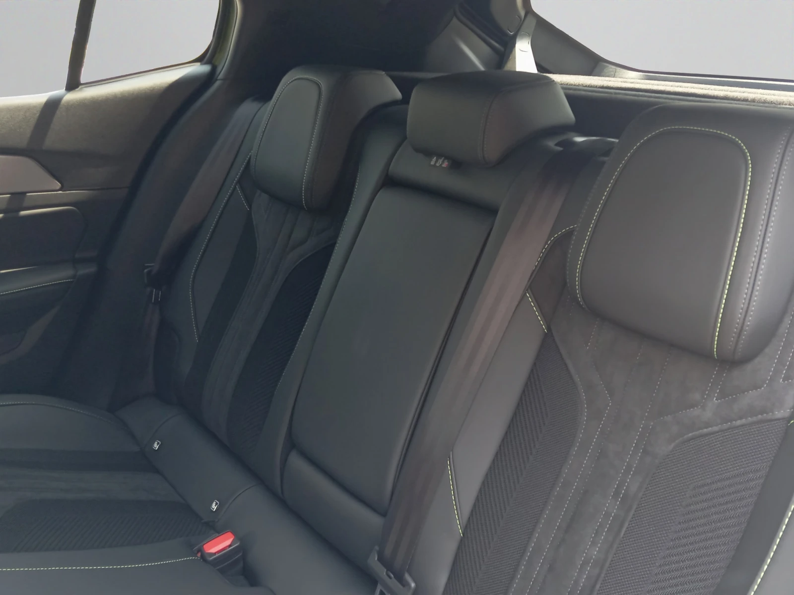 Peugeot 408 MCA GT EXCLUSIVE HYBRID 145 48V e-DCS6 EURO 6.4, снимка 12 - Автомобили и джипове - 54790783