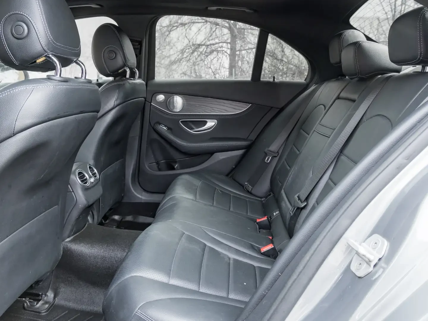 Mercedes-Benz C 300 * C300 Sport Navi Pano RearCam Burmester Sound * C, снимка 10 - Автомобили и джипове - 54918385