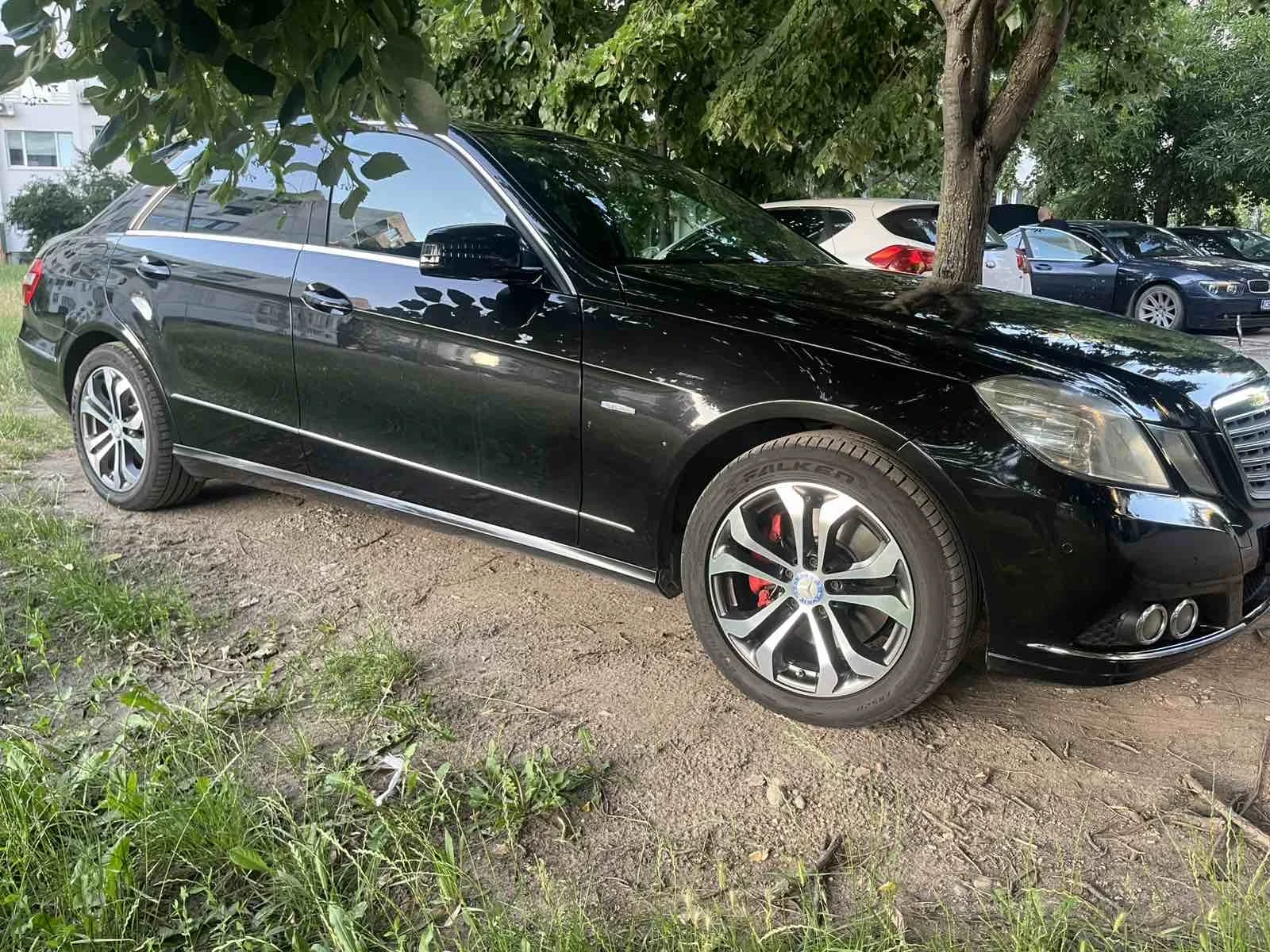 Mercedes-Benz E 300, снимка 4 - Автомобили и джипове - 54947318