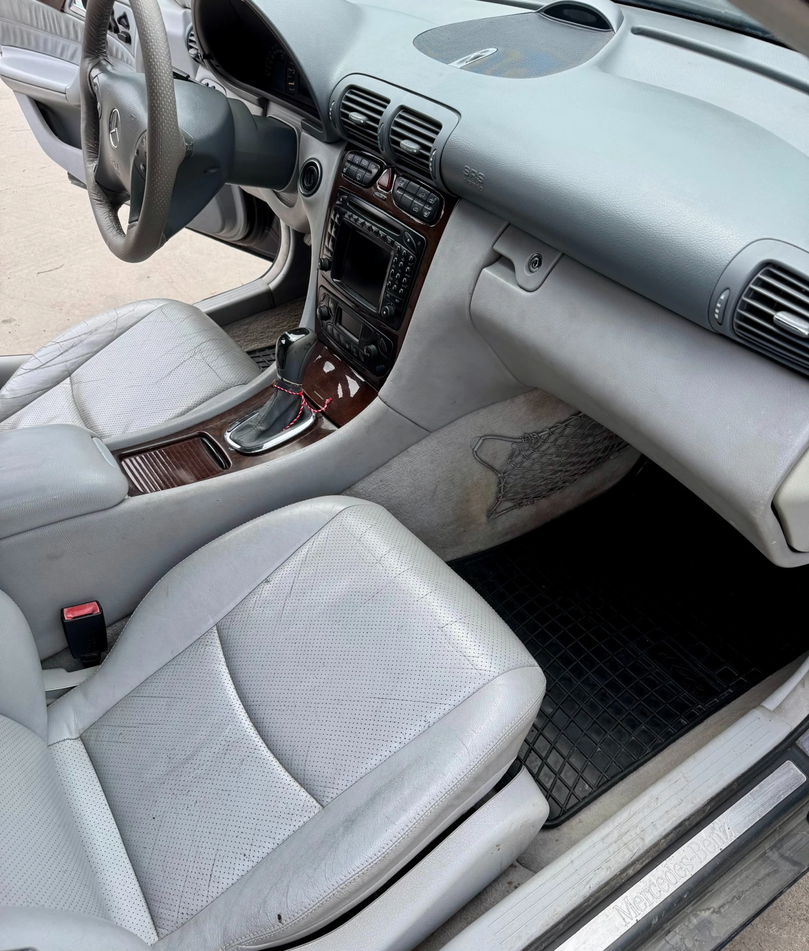 Mercedes-Benz C 320, снимка 7 - Автомобили и джипове - 55661773