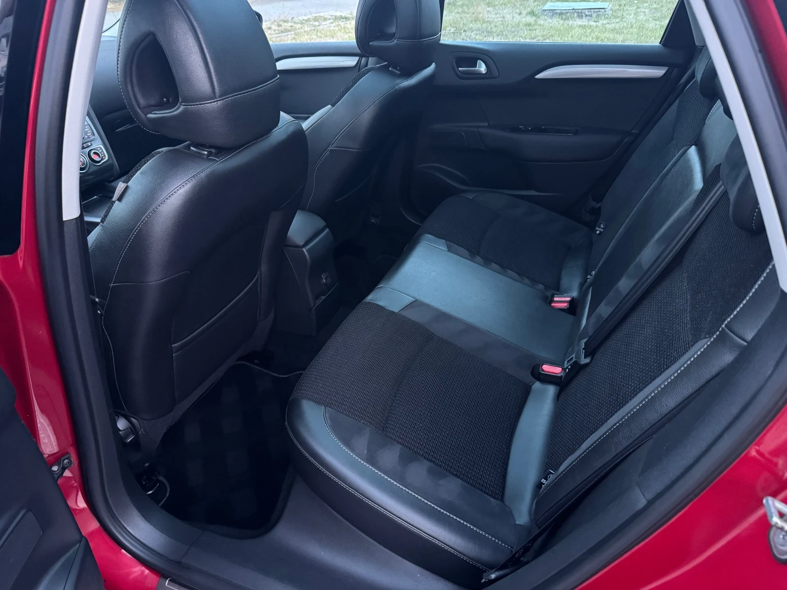 Citroen C4 1.6e-HDi, снимка 9 - Автомобили и джипове - 56602286