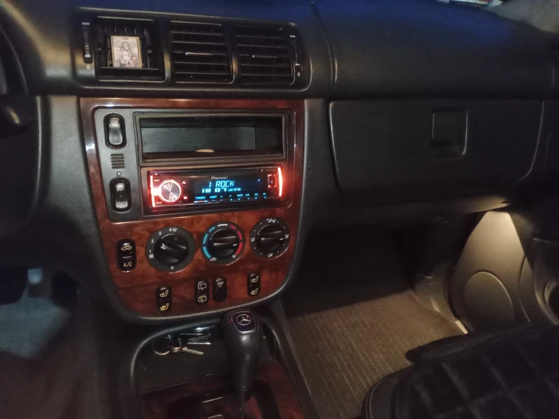 Mercedes-Benz ML 270 Джип, снимка 7 - Автомобили и джипове - 53420364