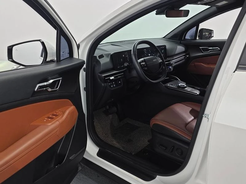 Kia Sportage HEV 1.6 2WD| DIST| КАМЕРА| ПОДГРЕВ| ОБДУХВАНЕ, снимка 10 - Автомобили и джипове - 55736553