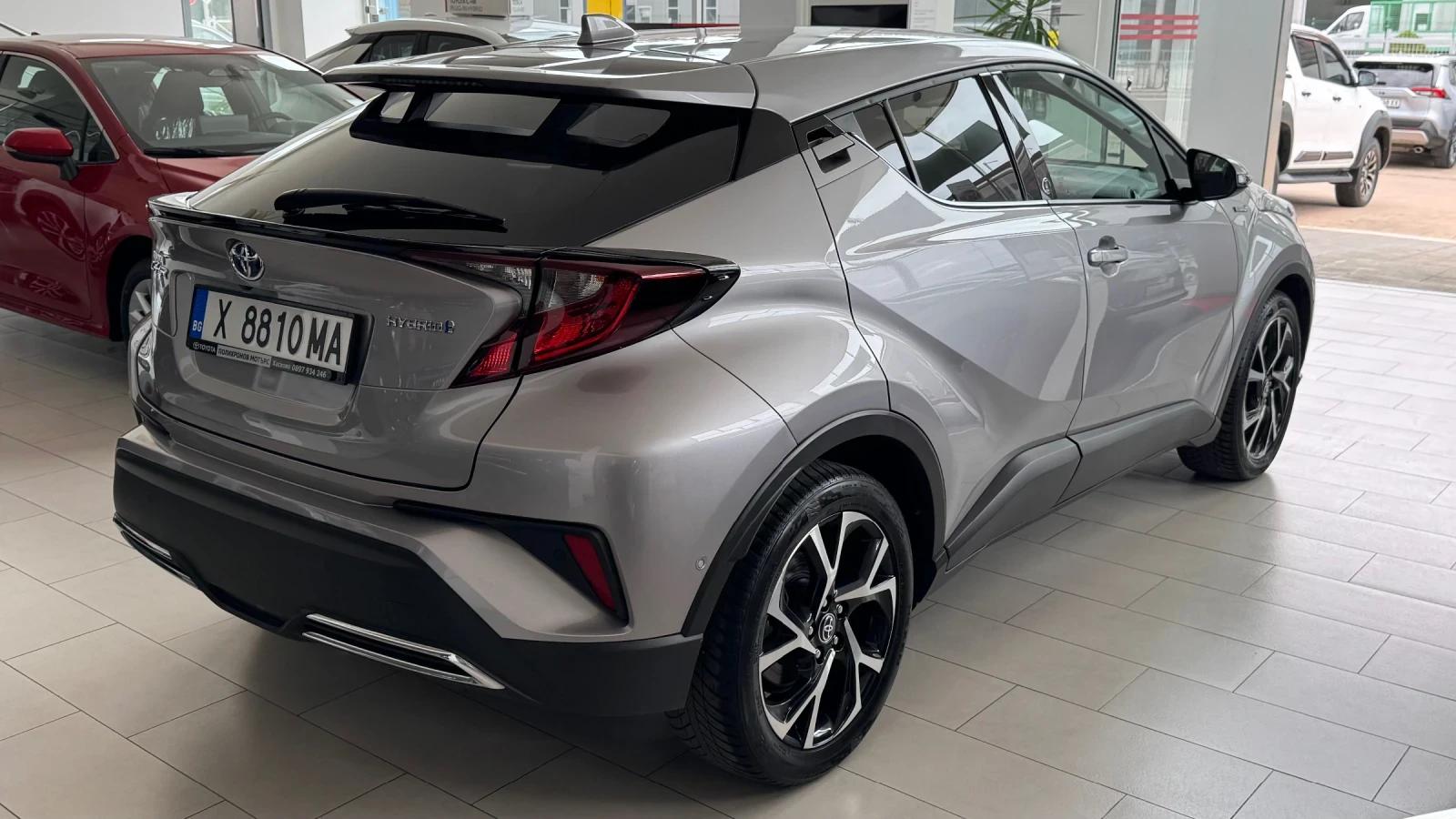 Toyota C-HR 2.0 Hybrid - изображение 4