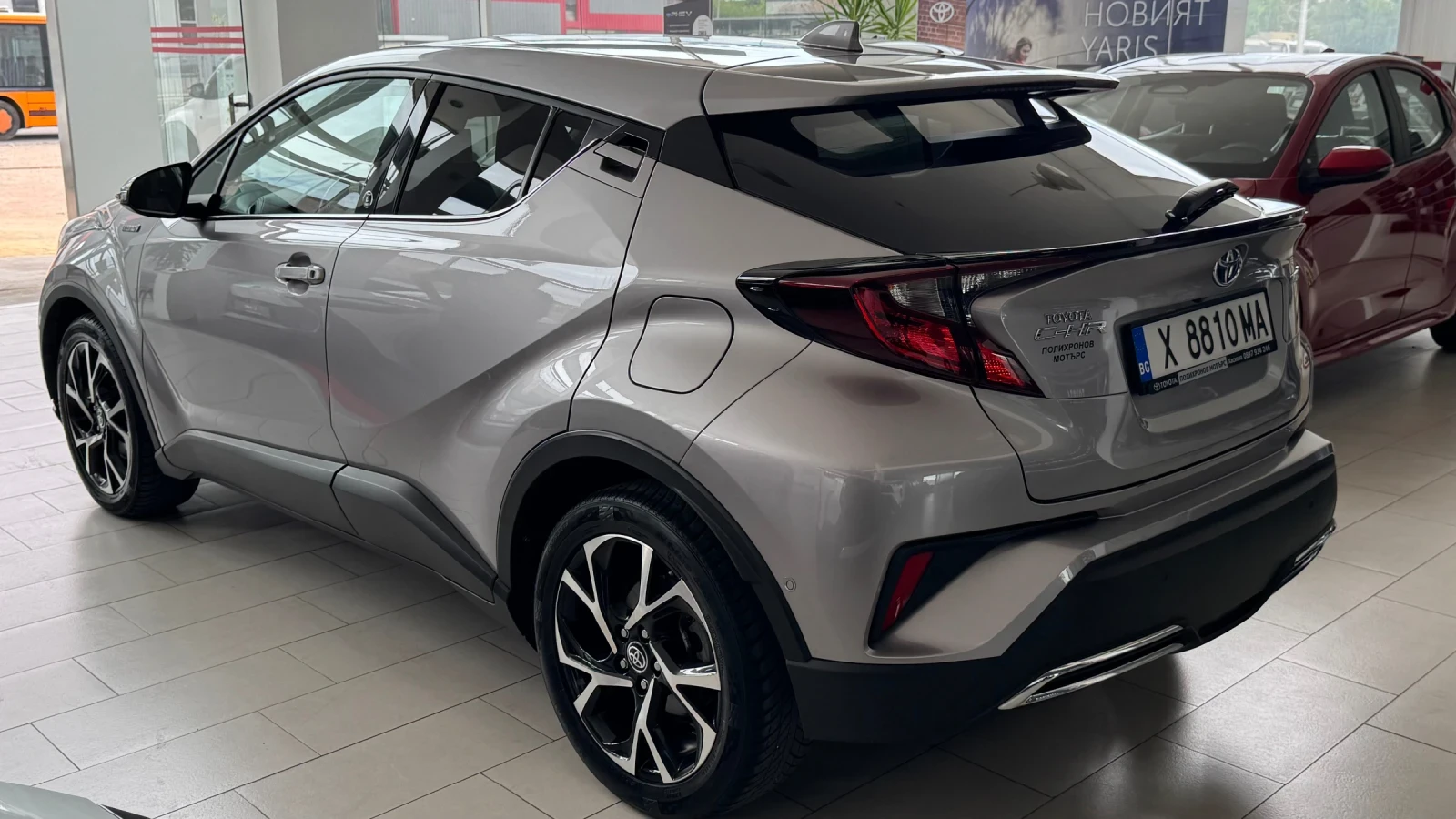 Toyota C-HR 2.0 Hybrid - изображение 3