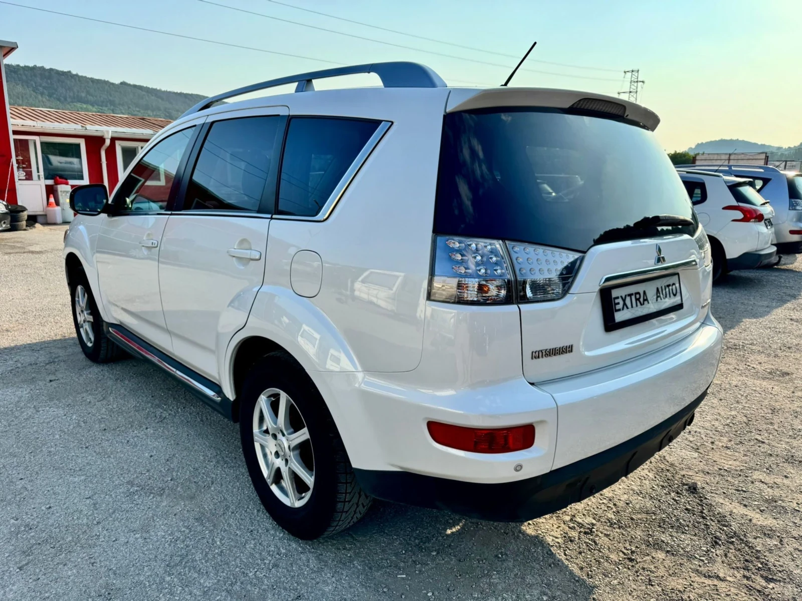 Mitsubishi Outlander 2.2 DI-D, АВТОМАТ, 4Х4, НАВИГАЦИЯ, 7 МЕСТА, FULL  - изображение 2