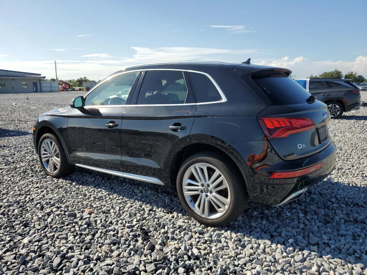 Audi Q5 PREMIUM* PLUS* ДИГИТАЛНО* ТАБЛО* ПОДГРЕВ* 360КАМЕР - изображение 4