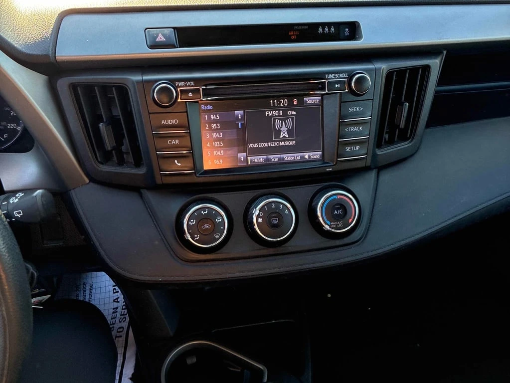 Toyota Rav4 LE 2017 * CARFAX * ОТ ПРЕДСТАВИТЕЛСТВО - изображение 9