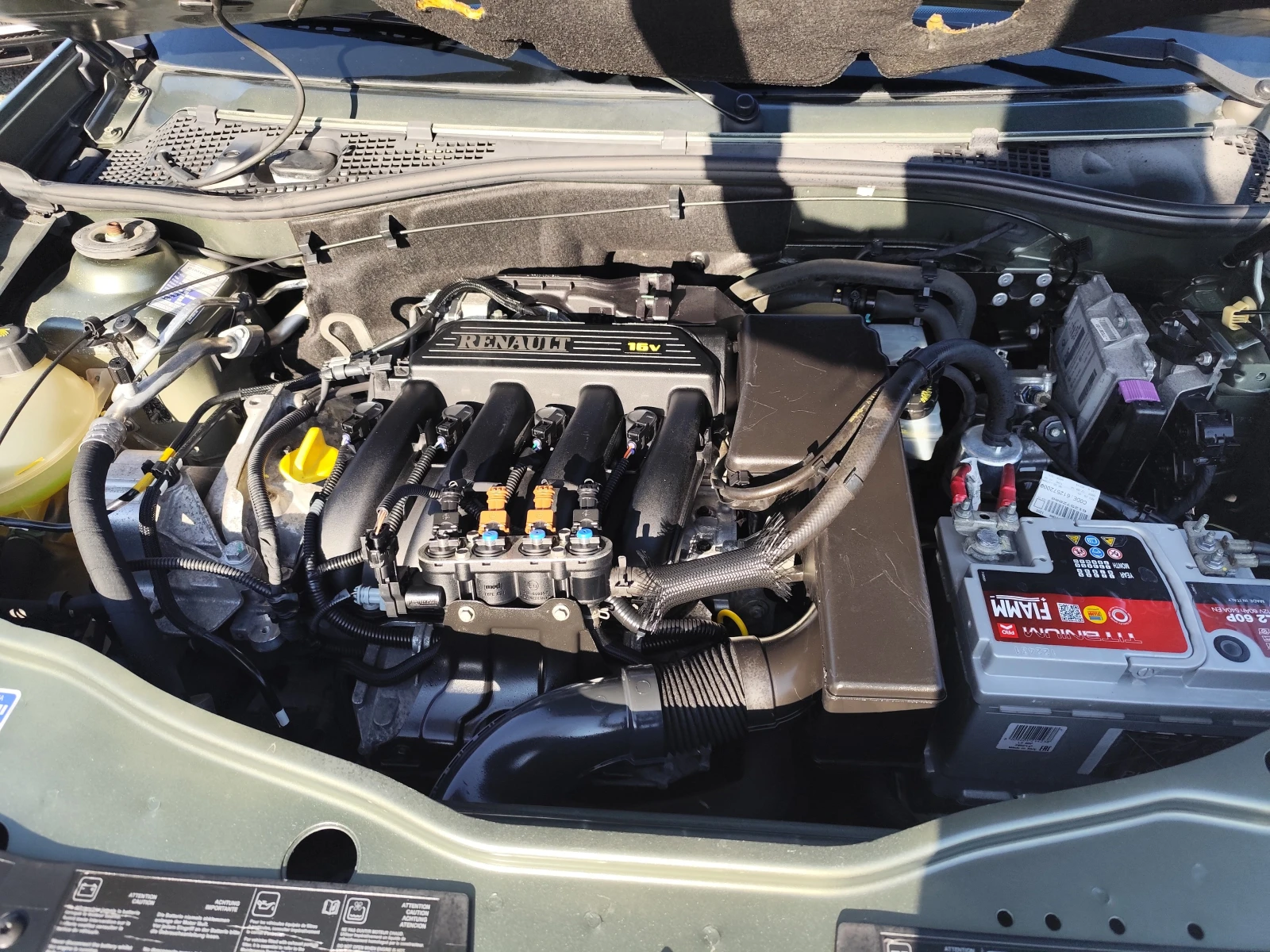 Dacia Duster 1.6i* ГАЗОВА УРЕДБА* EURO5B* KLIMA* , снимка 14 - Автомобили и джипове - 53746359