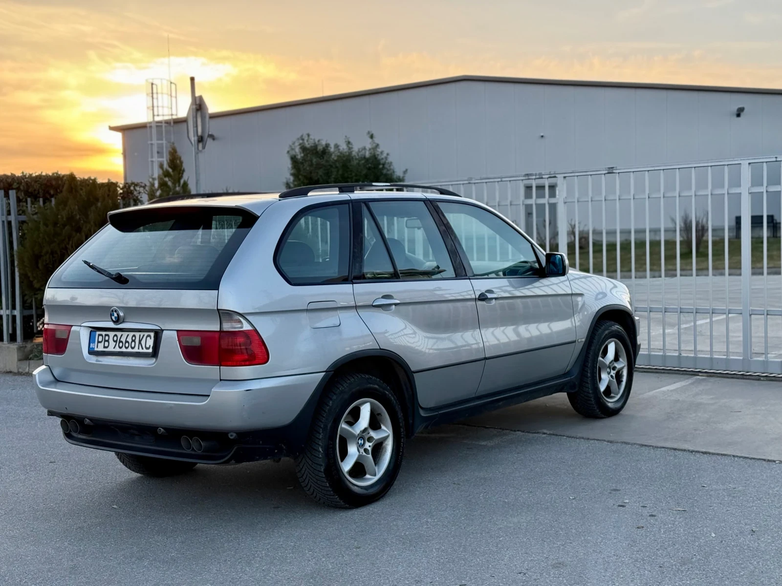 BMW X5 3.0D/ПОДГРЕВ / ПАМЕТ НА СЕДАЛКИТЕ/ НАВИГАЦИЯ /, снимка 7 - Автомобили и джипове - 53771773