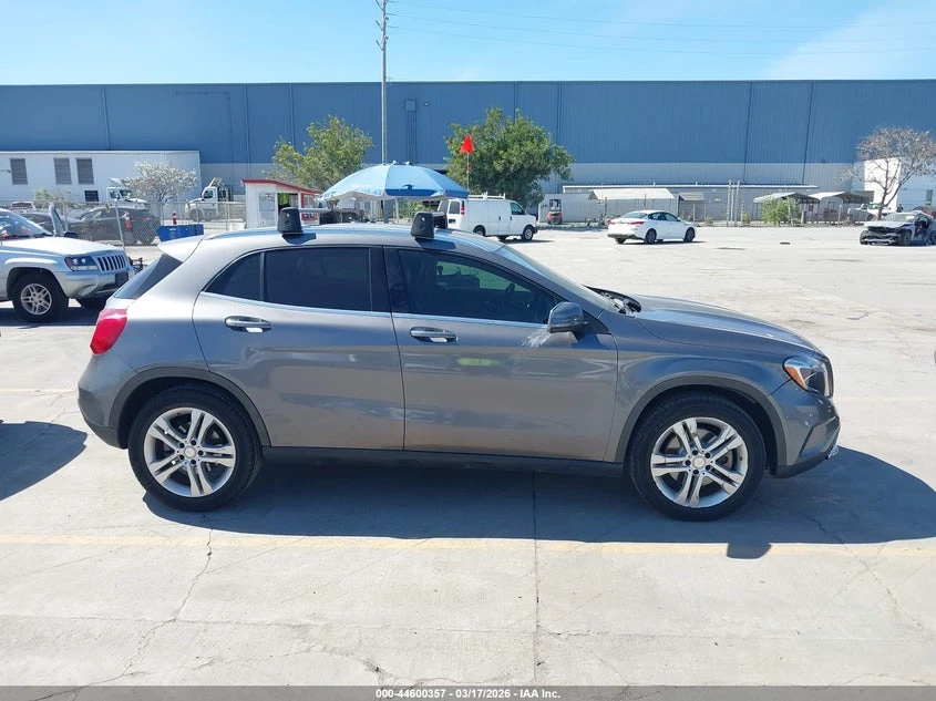 Mercedes-Benz GLA 250 2.0l, снимка 13 - Автомобили и джипове - 54383745