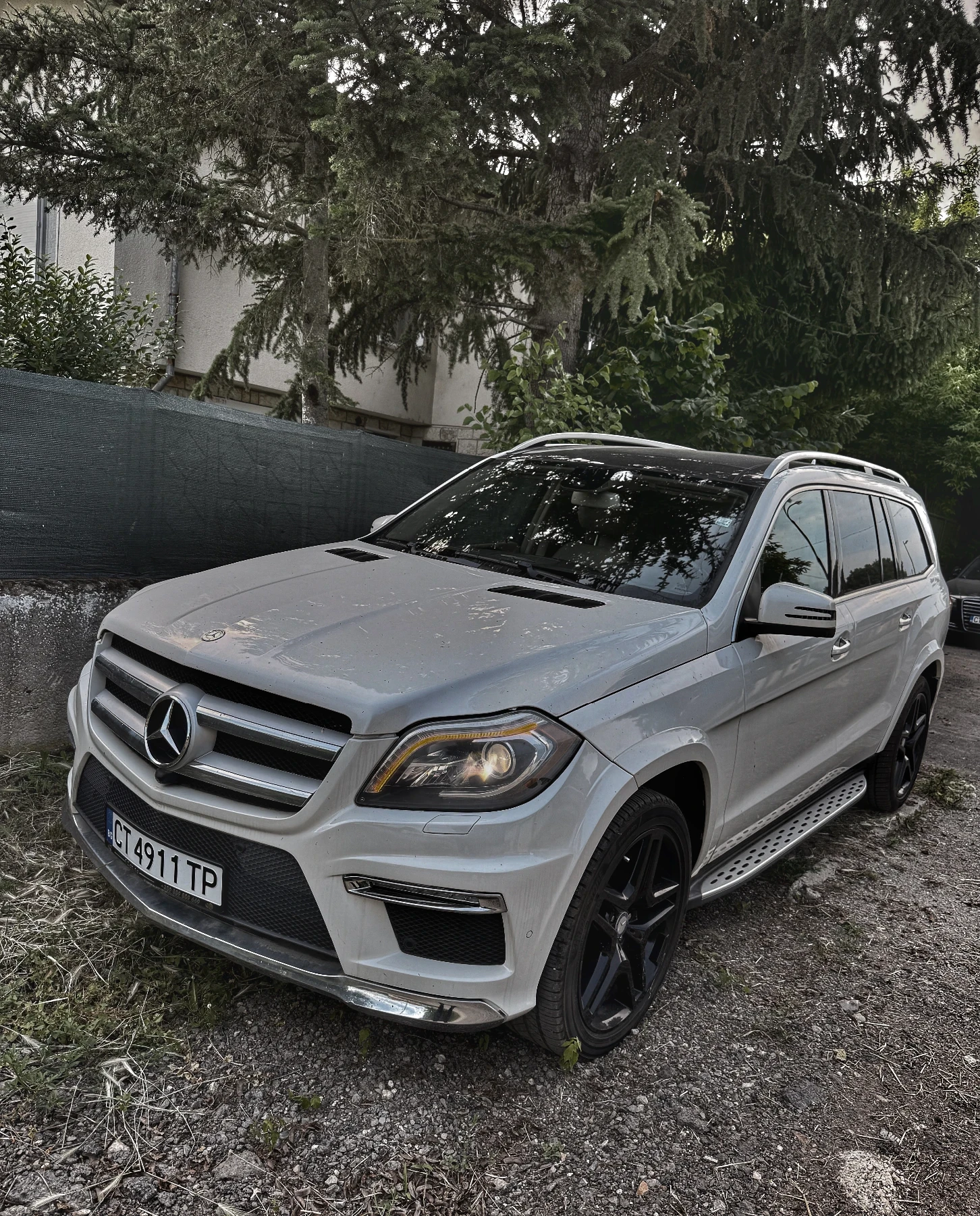 Mercedes-Benz GL 550 AMG 63 Пакет(360 Cam, KEYLESS, Full екстри), снимка 16 - Автомобили и джипове - 54897363