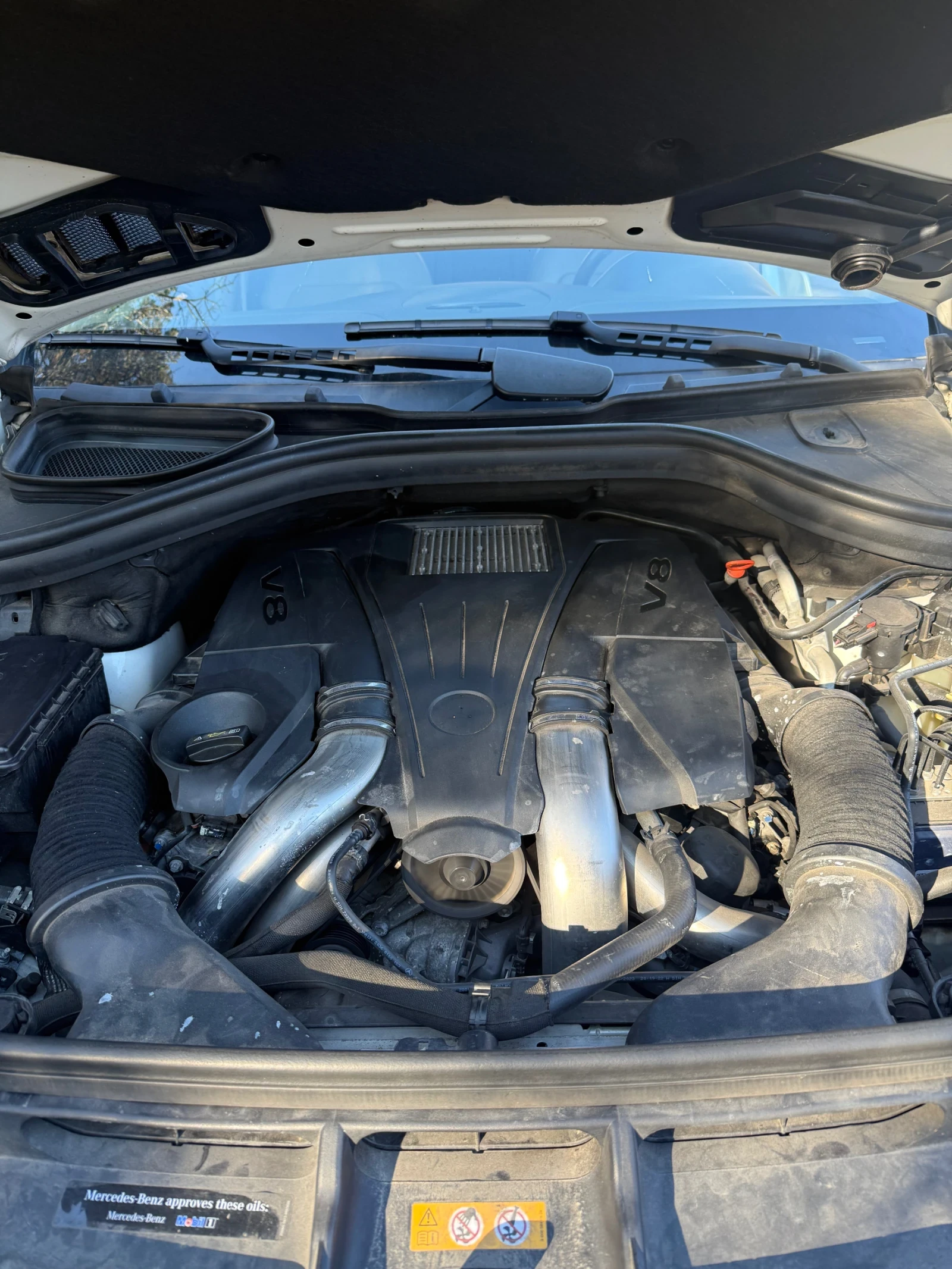 Mercedes-Benz GL 550 AMG 63 Пакет(360 Cam, KEYLESS, Full екстри), снимка 2 - Автомобили и джипове - 54897363