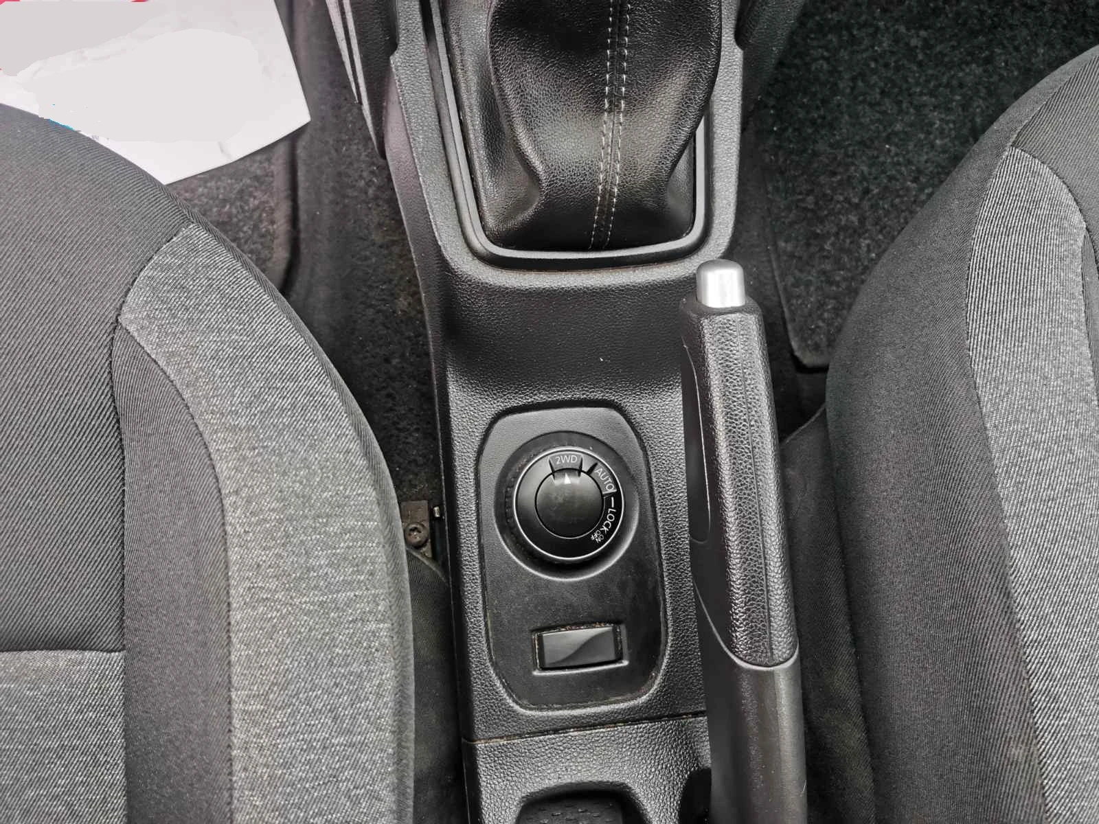 Dacia Duster 1, 5 HDI 4x4, снимка 7 - Автомобили и джипове - 55000169