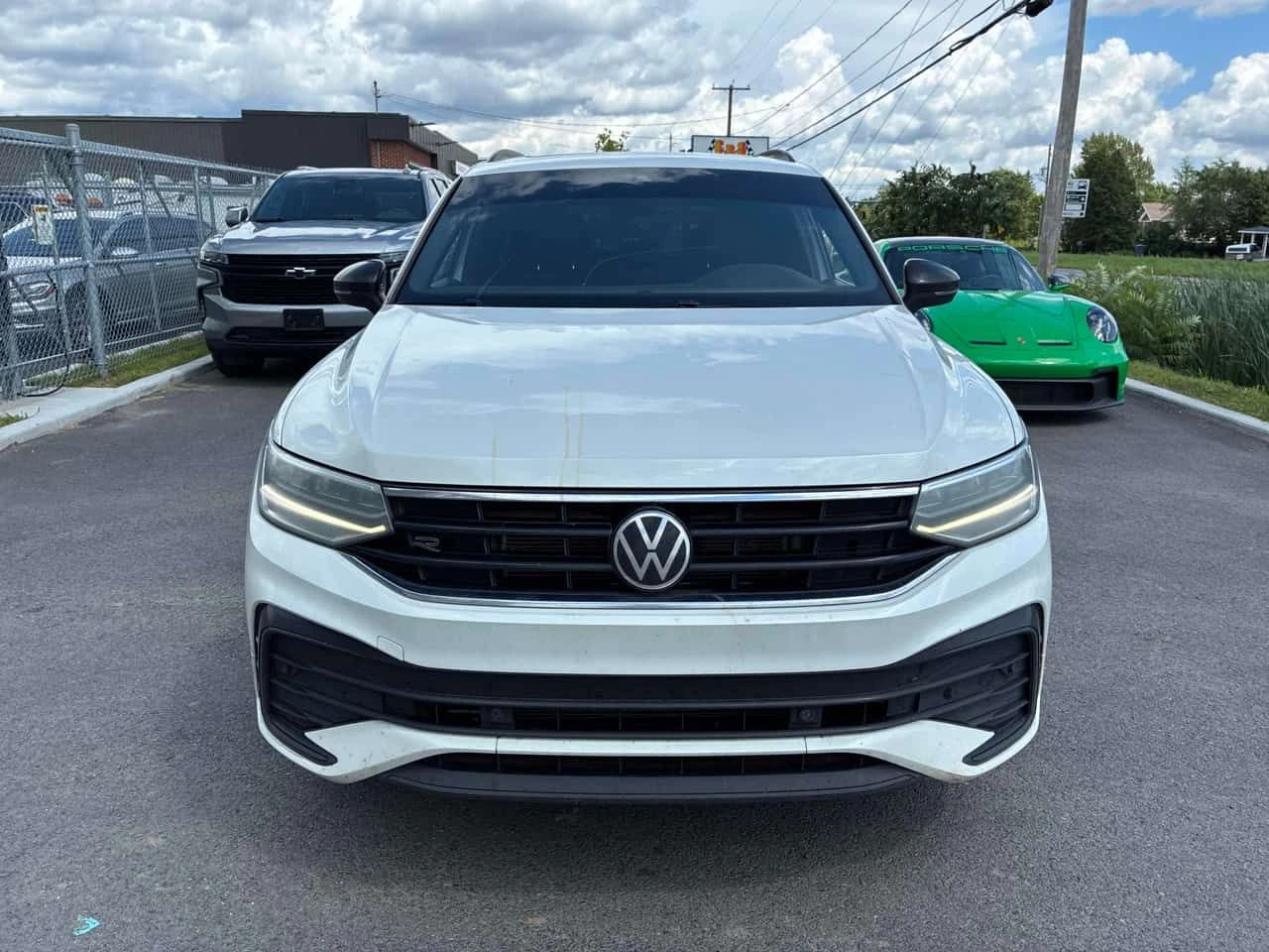VW Tiguan * Comfortline R Line Black Edition * CARFAX * , снимка 6 - Автомобили и джипове - 55668149