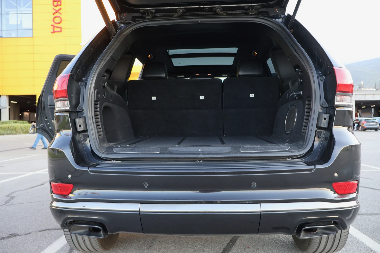 Jeep Grand cherokee 5.7 High Altitude, снимка 16 - Автомобили и джипове - 56075144