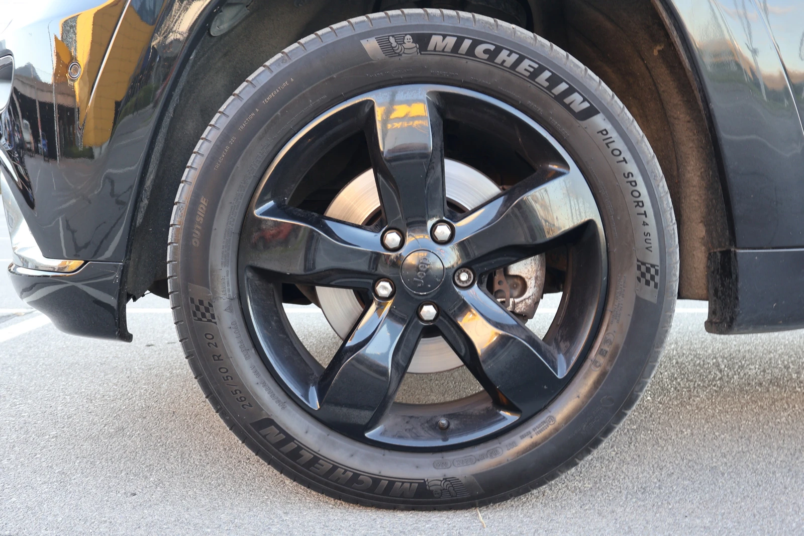 Jeep Grand cherokee 5.7 High Altitude, снимка 8 - Автомобили и джипове - 56075144