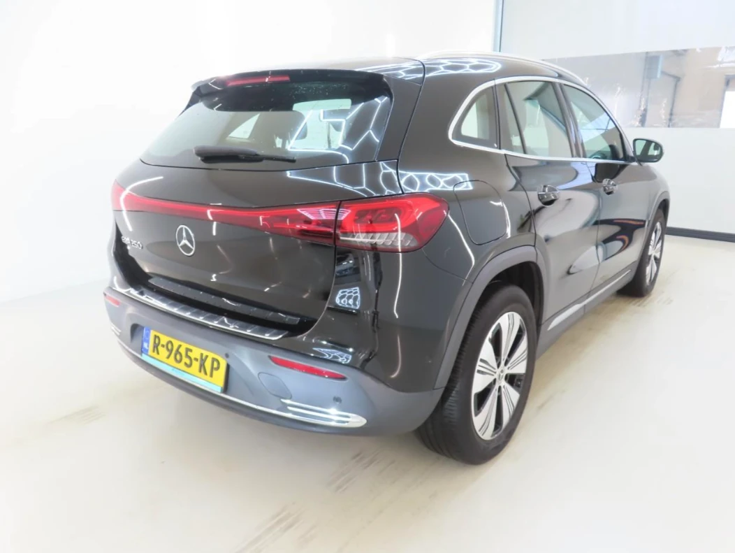 Mercedes-Benz EQA 250 Luxury, снимка 3 - Автомобили и джипове - 56480941