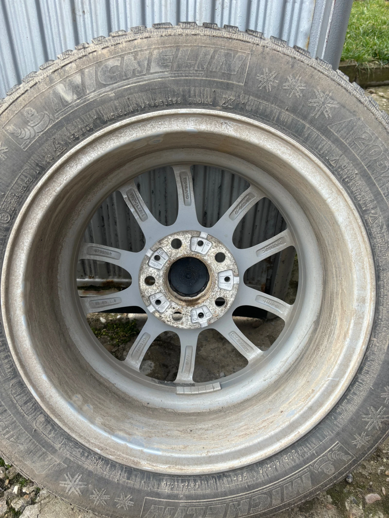 Гуми с джанти Michelin 205/60R16, снимка 6 - Гуми и джанти - 53827350
