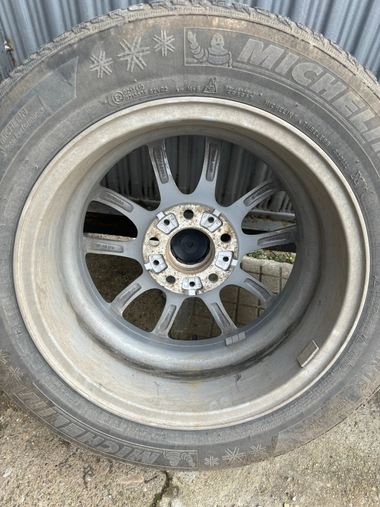 Гуми с джанти Michelin 205/60R16, снимка 9 - Гуми и джанти - 53827350