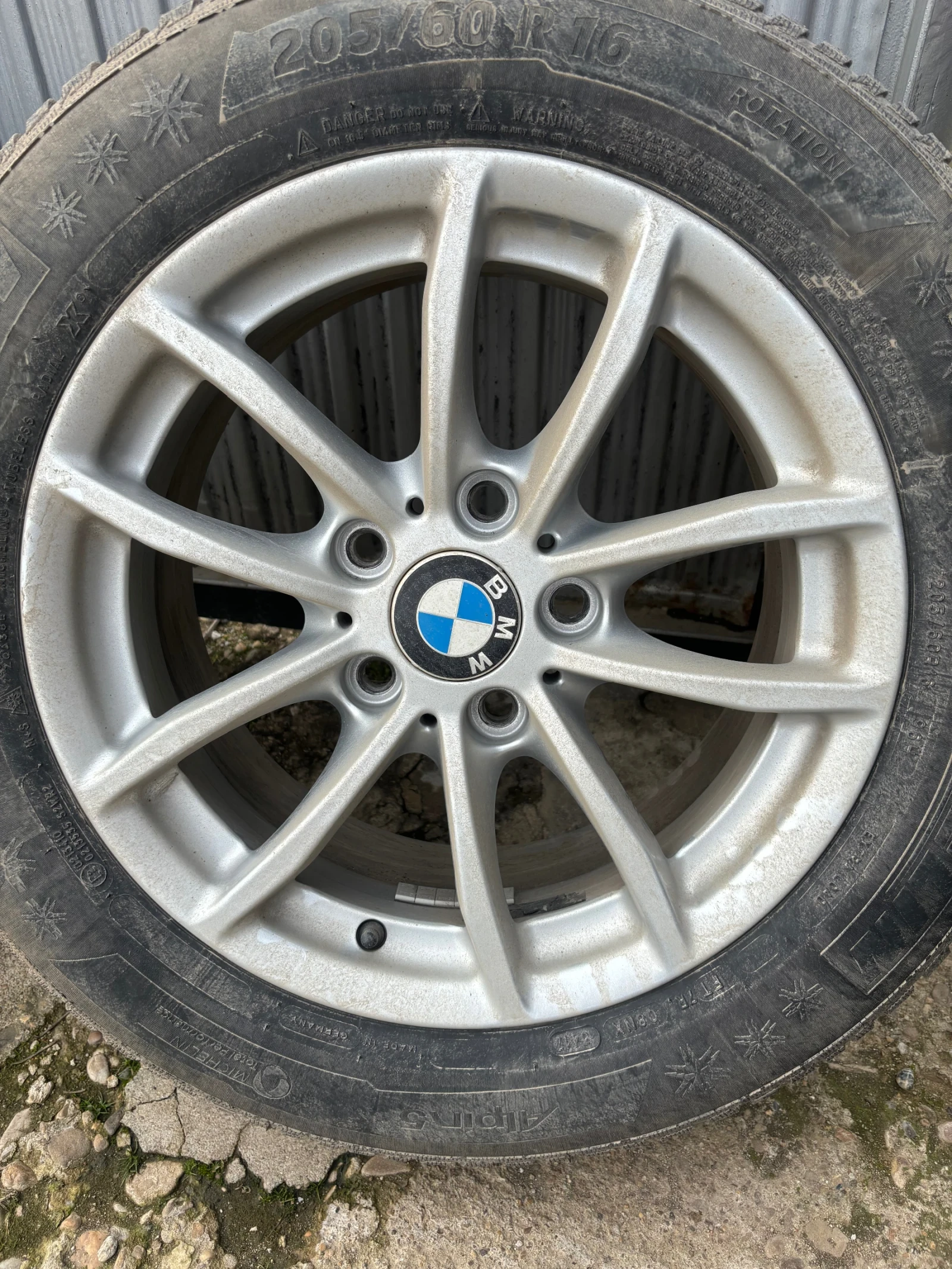 Гуми с джанти Michelin 205/60R16, снимка 4 - Гуми и джанти - 53827350